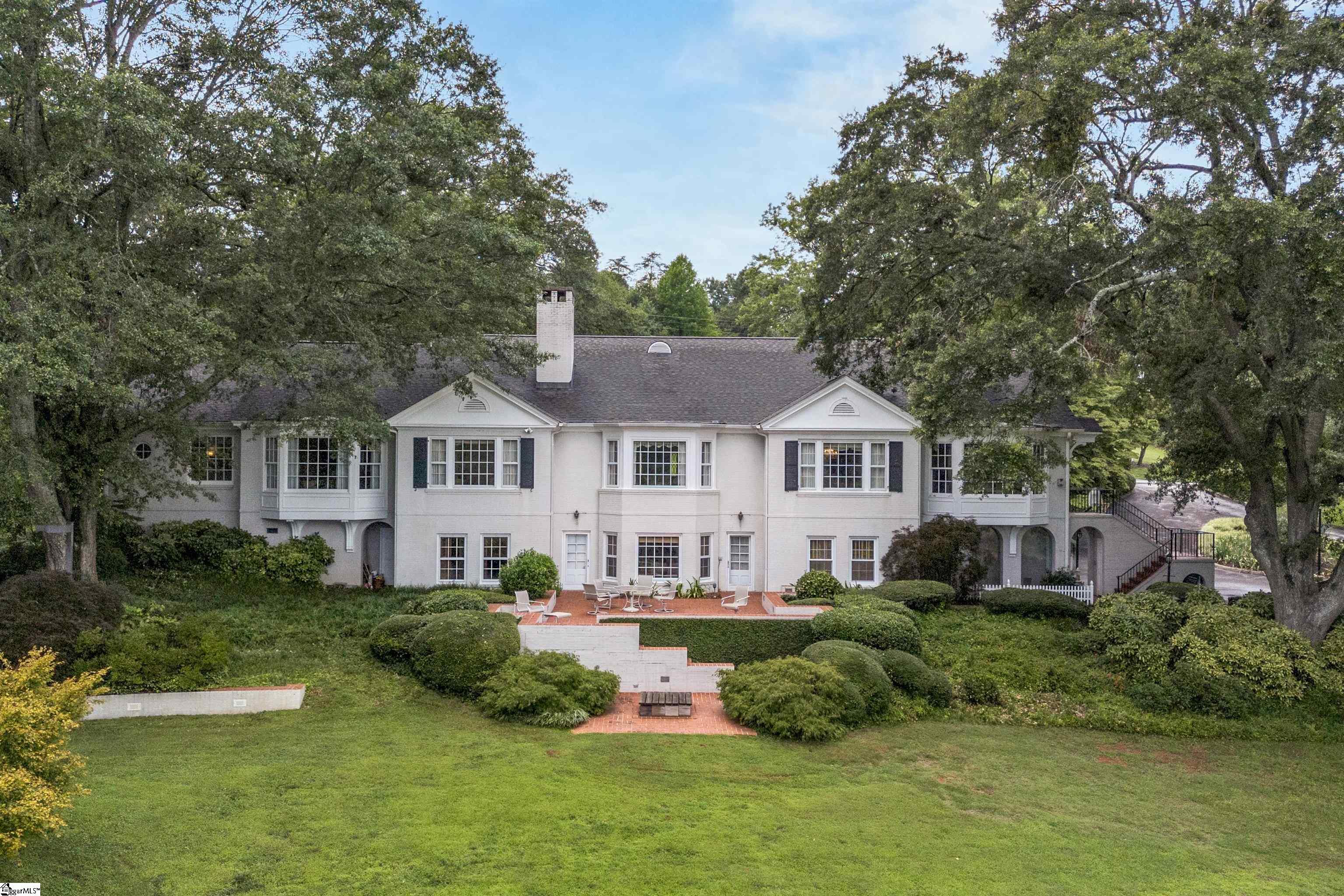 Property Photo: 110 E Round Hill Road SC 29617