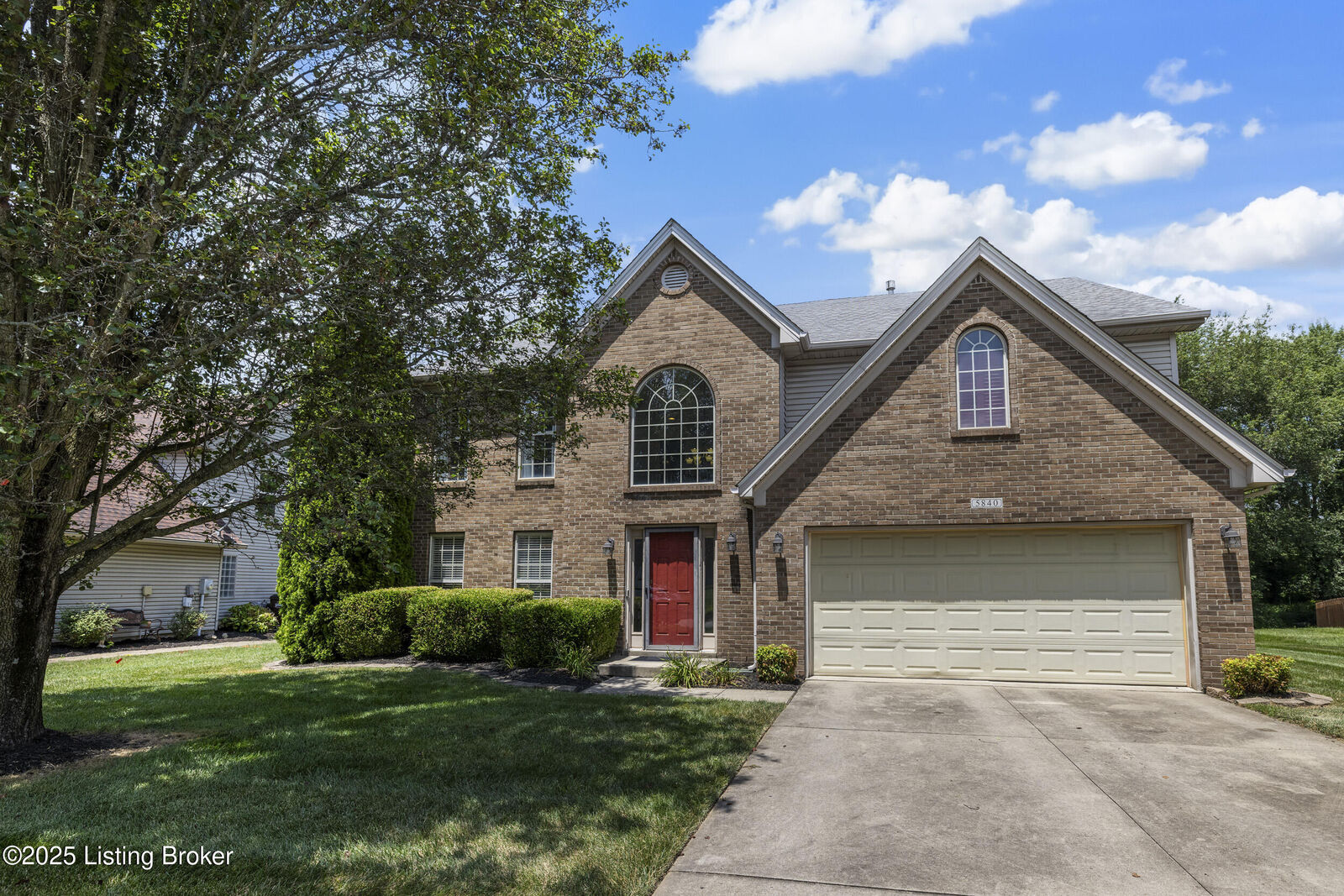 Property Photo:  5840 Waveland Cir  KY 40059 