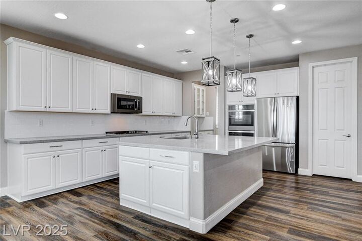 Property Photo: 716 Cadence View Way NV 89011