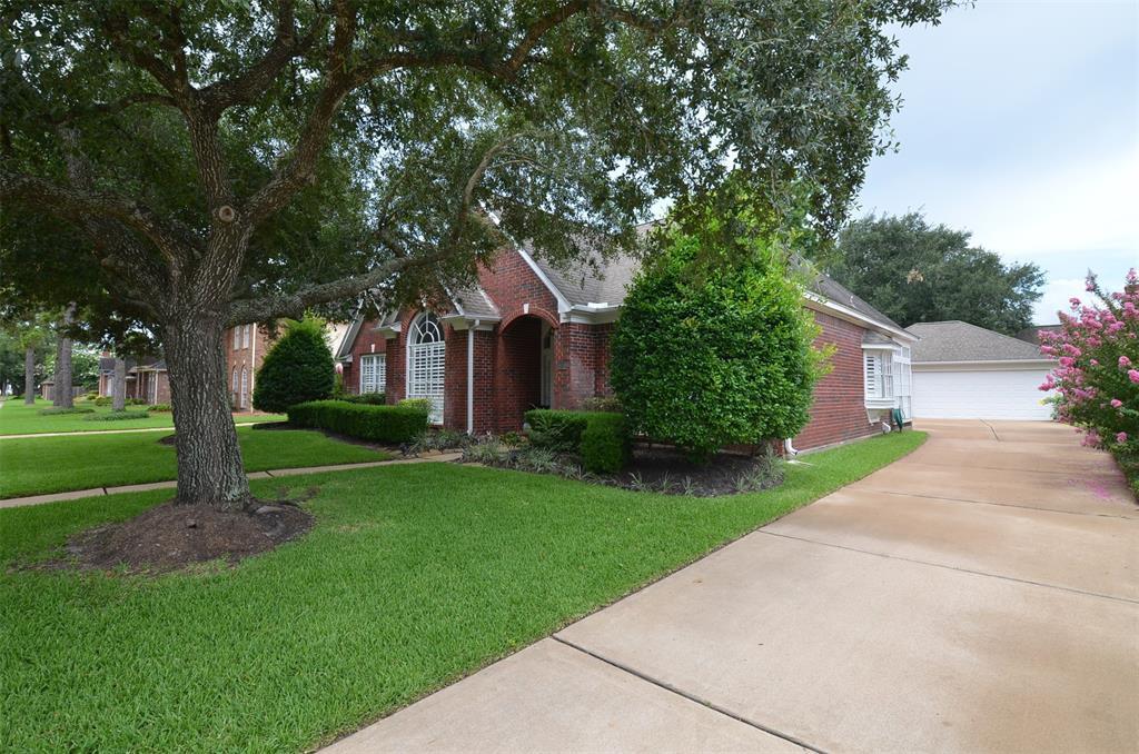 Property Photo: 2014 Shadow Forest Drive TX 77494