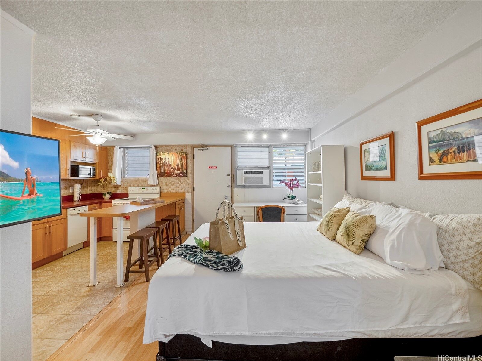 Property Photo:  417 Nohonani Street 312  HI 96815 