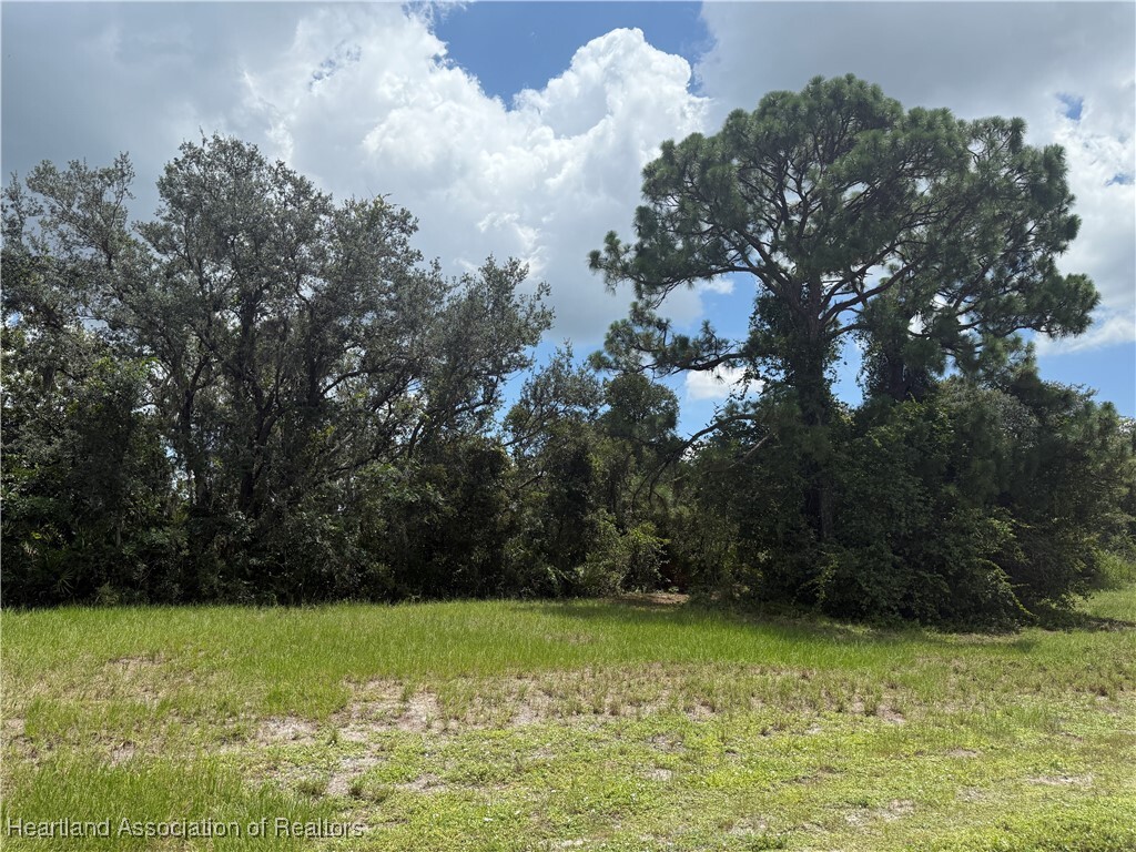 Property Photo: 5040 Lake Regency Drive FL 33875