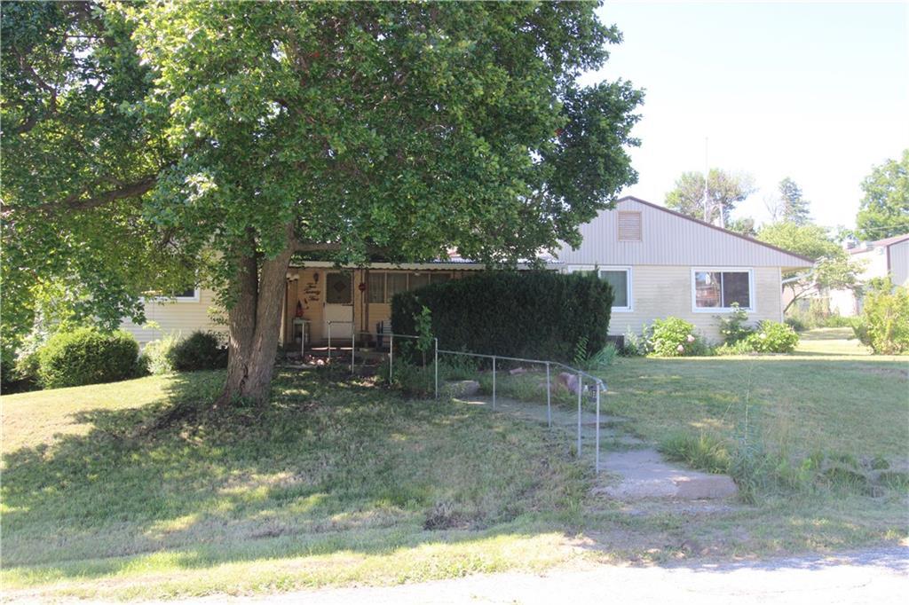 Property Photo:  225 E 13th Street  KS 66439 