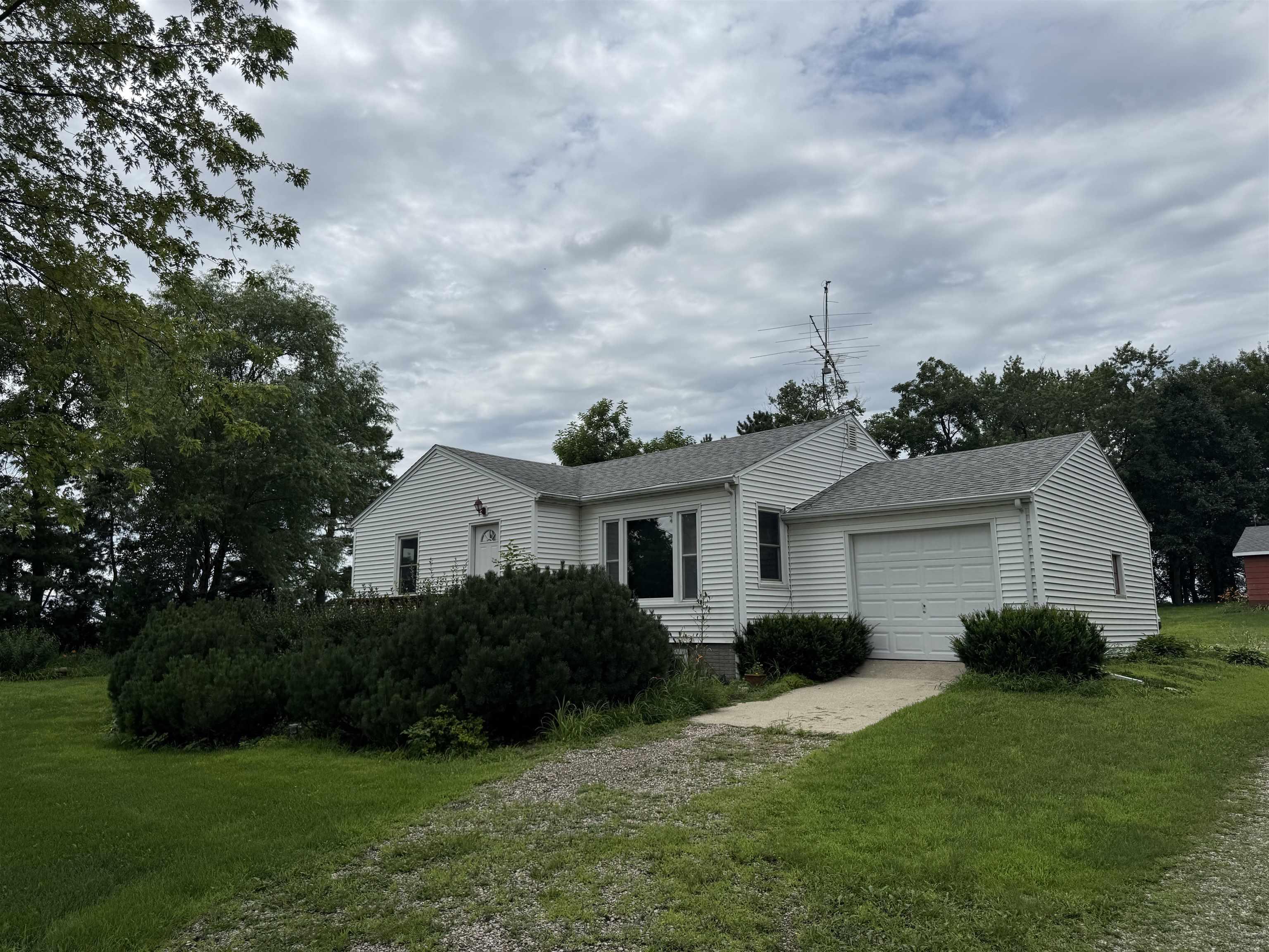 28785 280th Street  Shell Rock IA 50670 photo