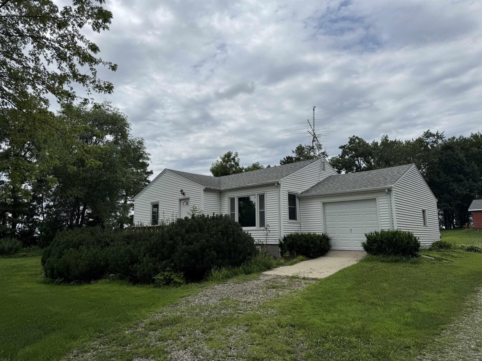 Property Photo: 28785 280th Street IA 50670