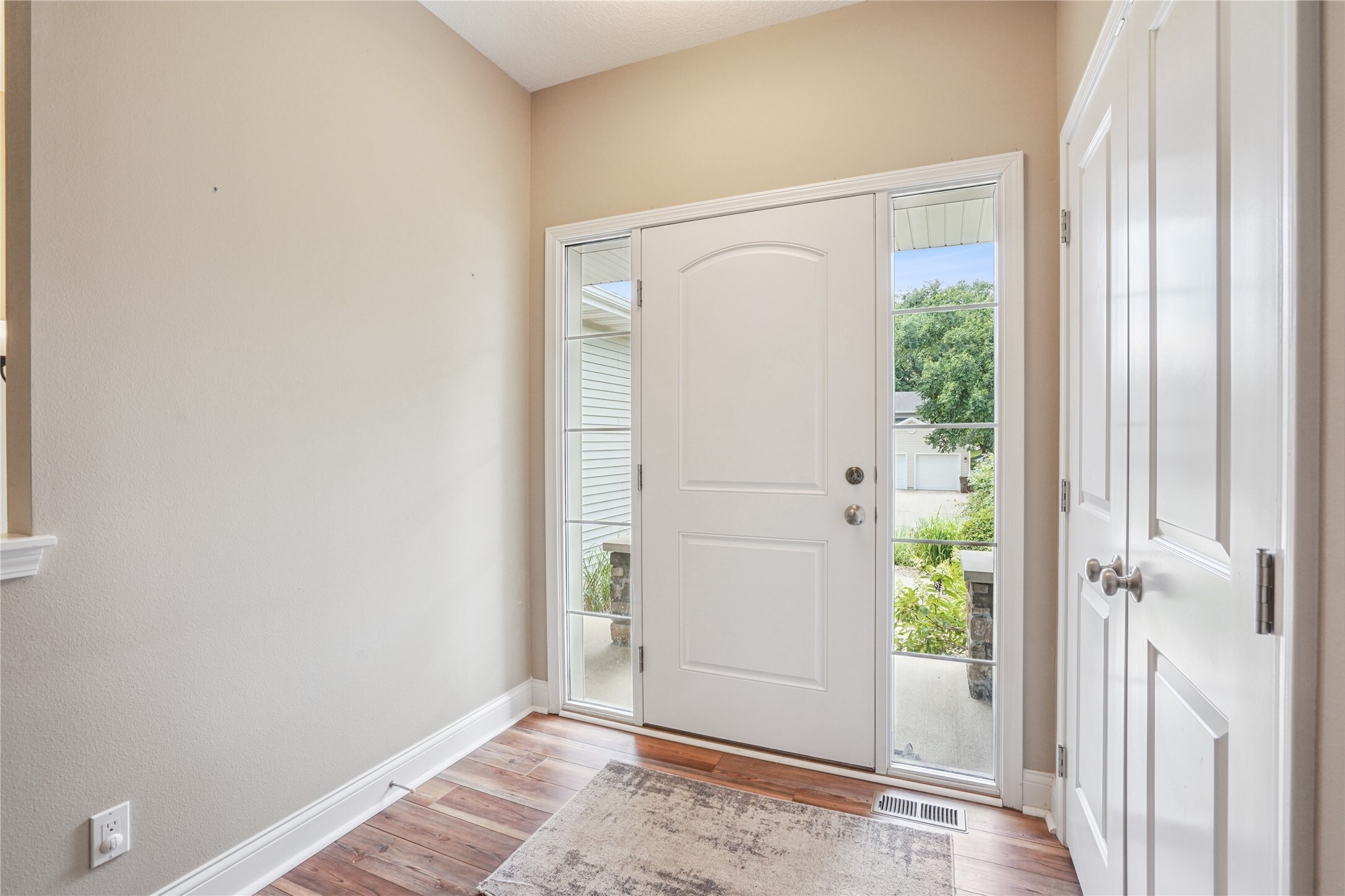 Property Photo: 929 Sampson Drive IA 50201