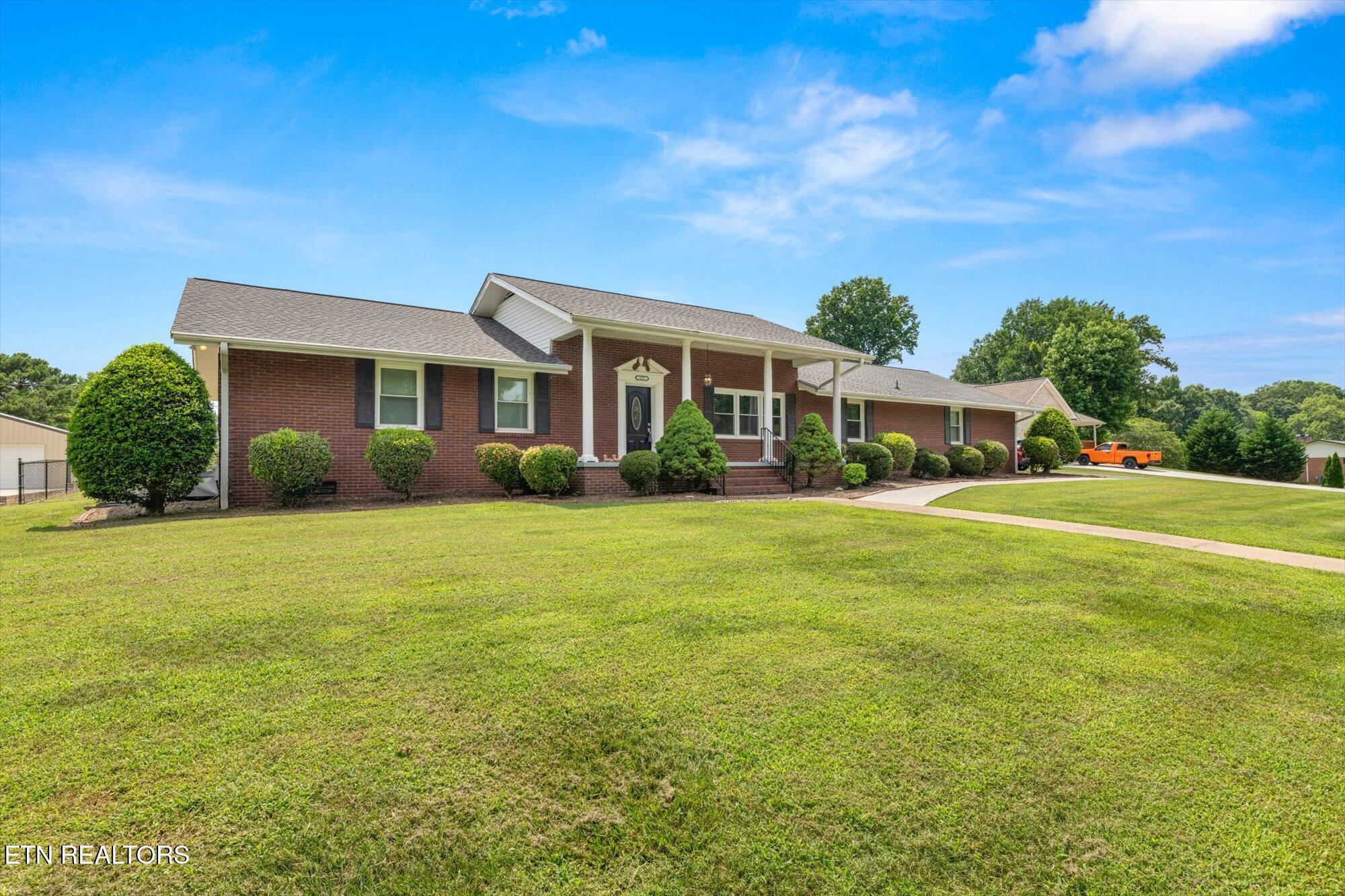 Property Photo: 137 County Road 146 TN 37370