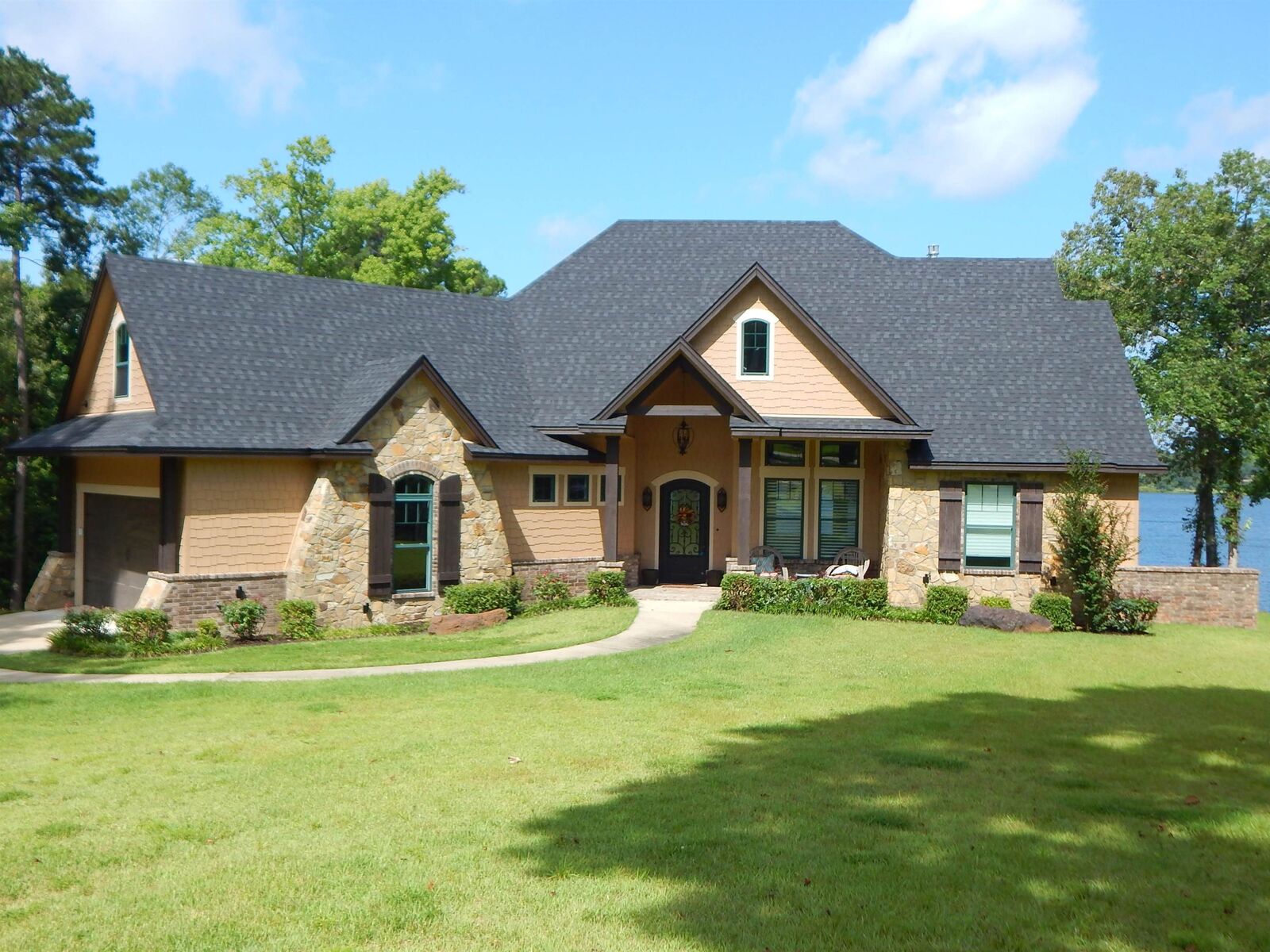 Property Photo:  2142 Fawn Crossing  TX 75644 