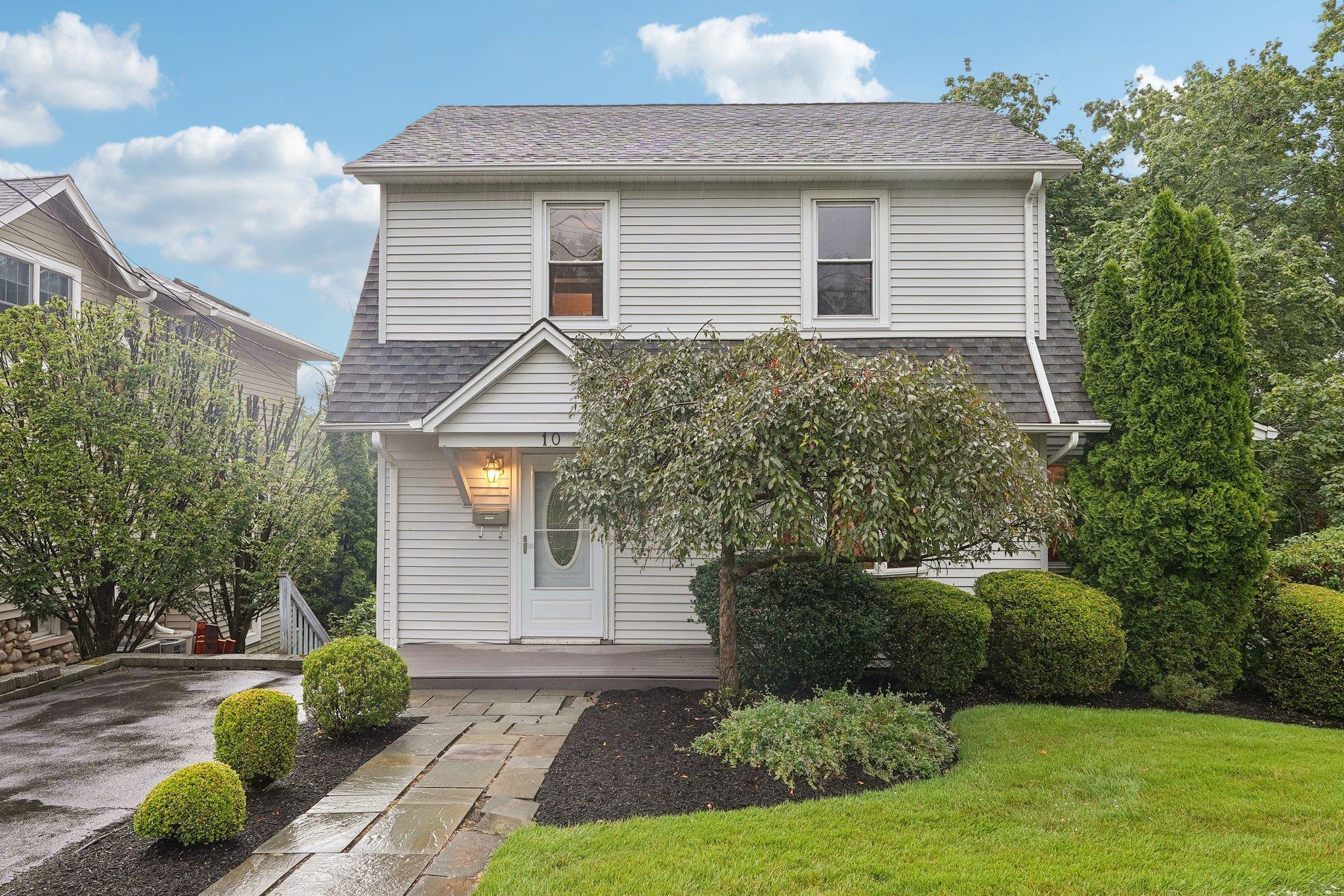 Property Photo: 10 Mountain View Avenue NY 10965