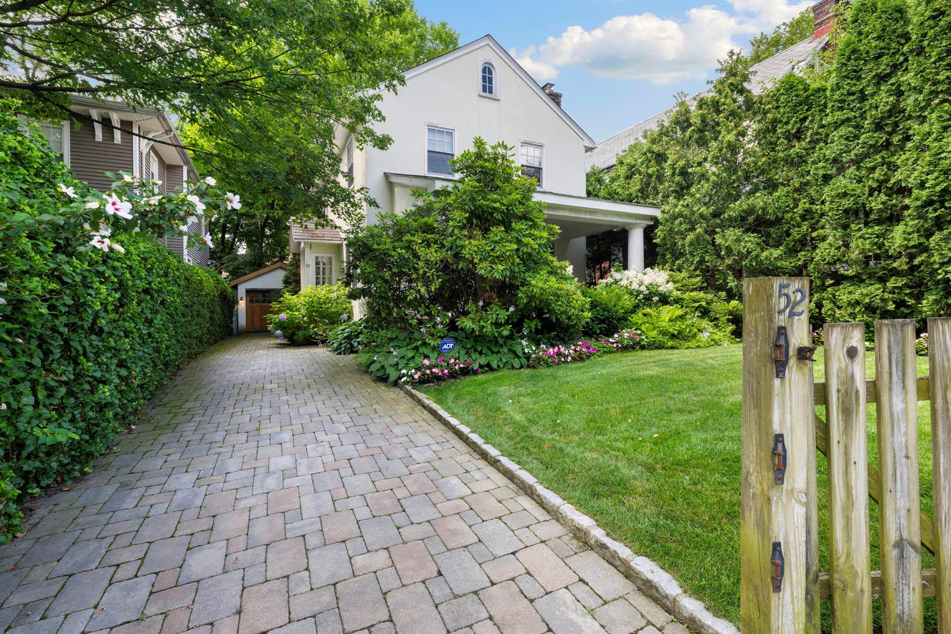 Property Photo:  46 Beechwood Terrace  NY 10705 