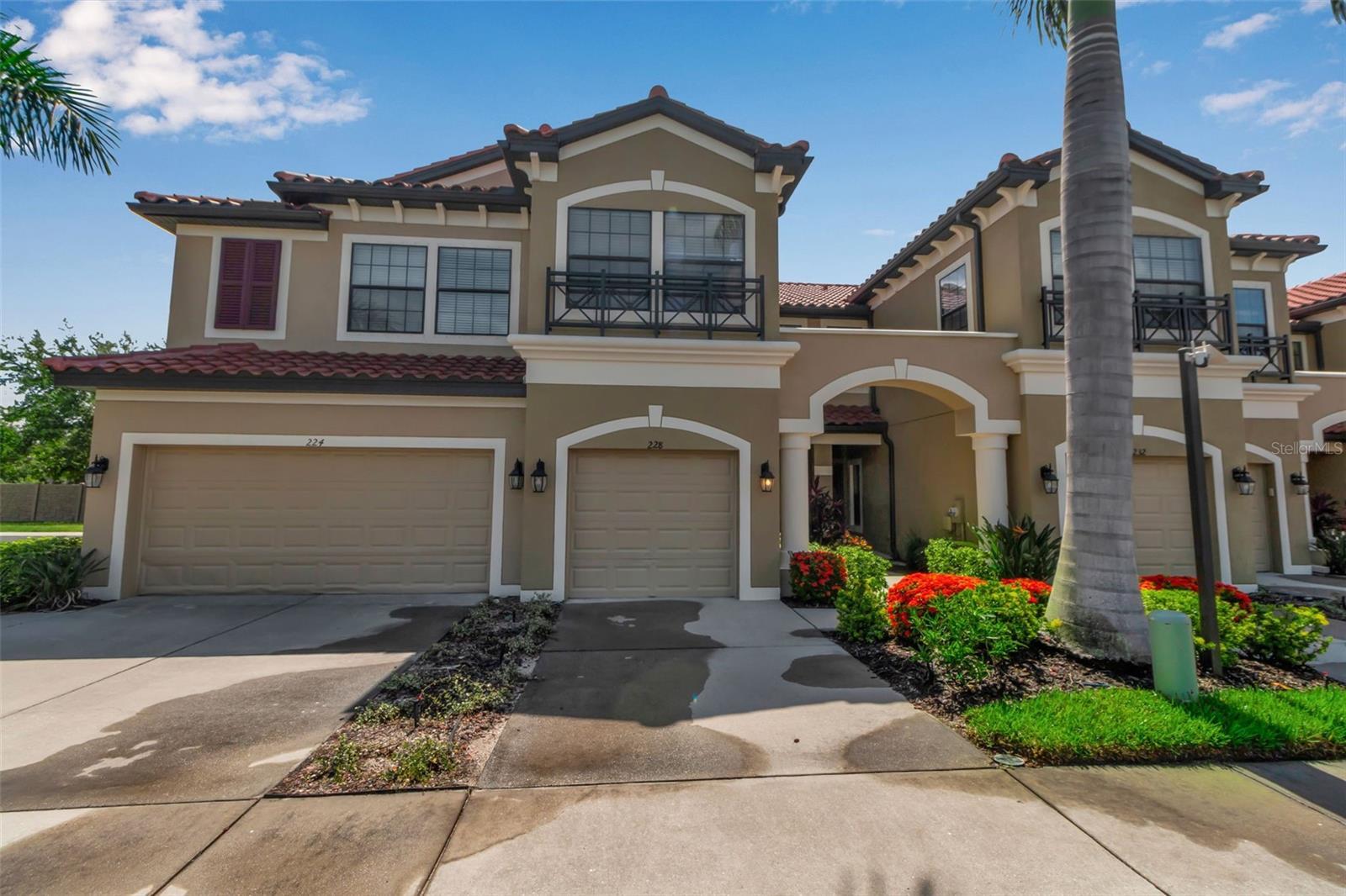 Property Photo: 228 Crew Court FL 34243