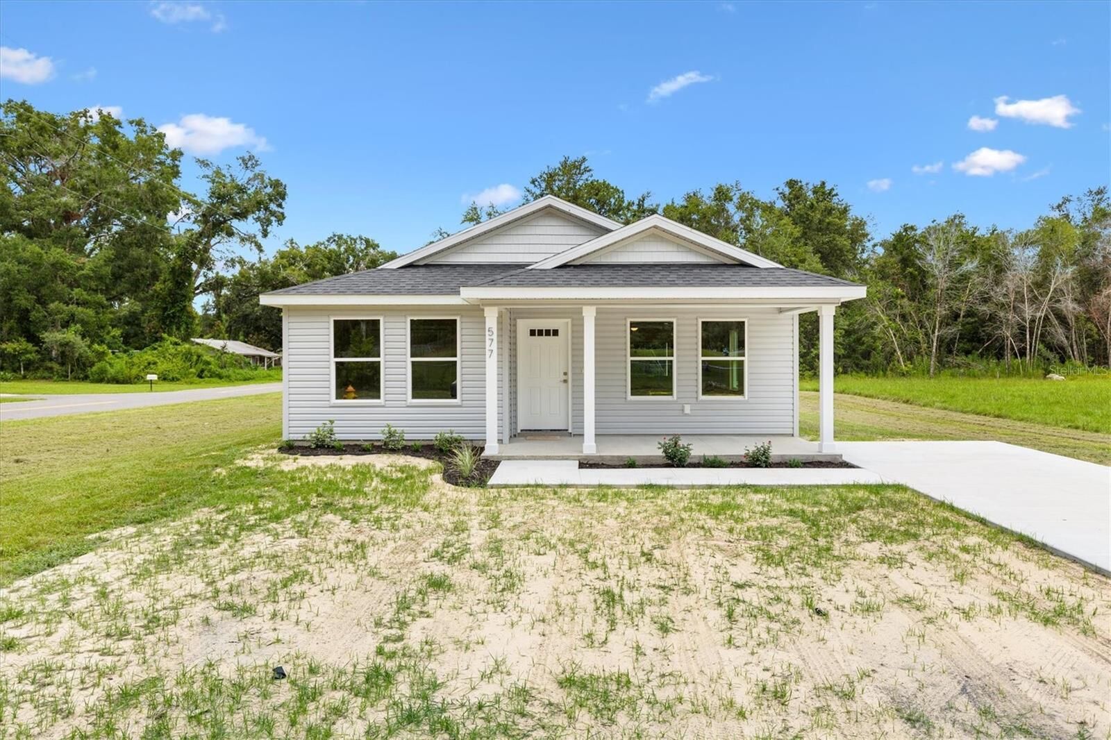 Property Photo: 577 E Anderson Avenue FL 33513