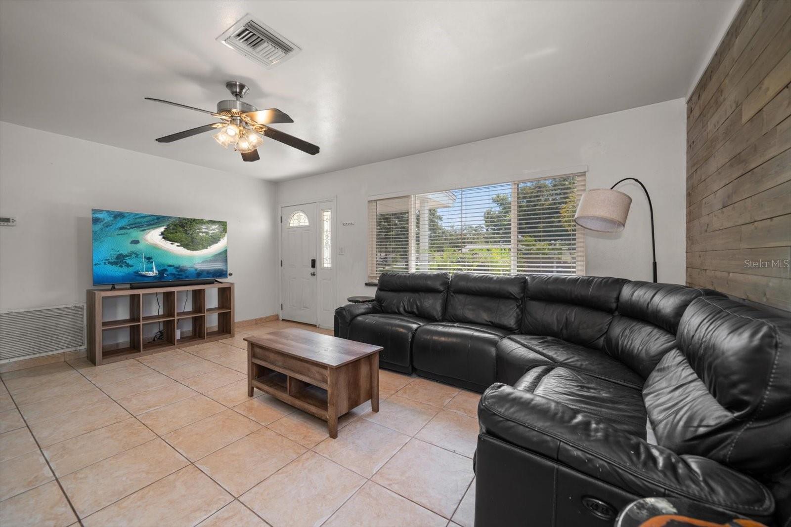 Property Photo: 1226 Robin Hood Lane FL 34698