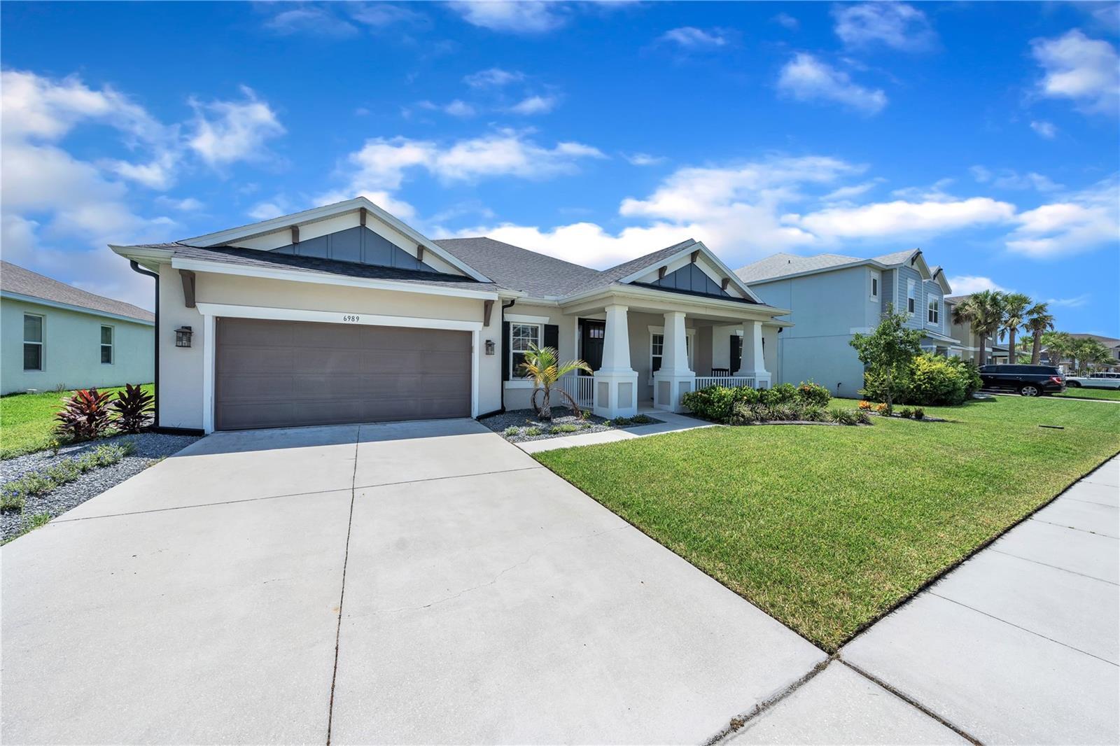 Property Photo: 6989 Bradbury Circle FL 33545