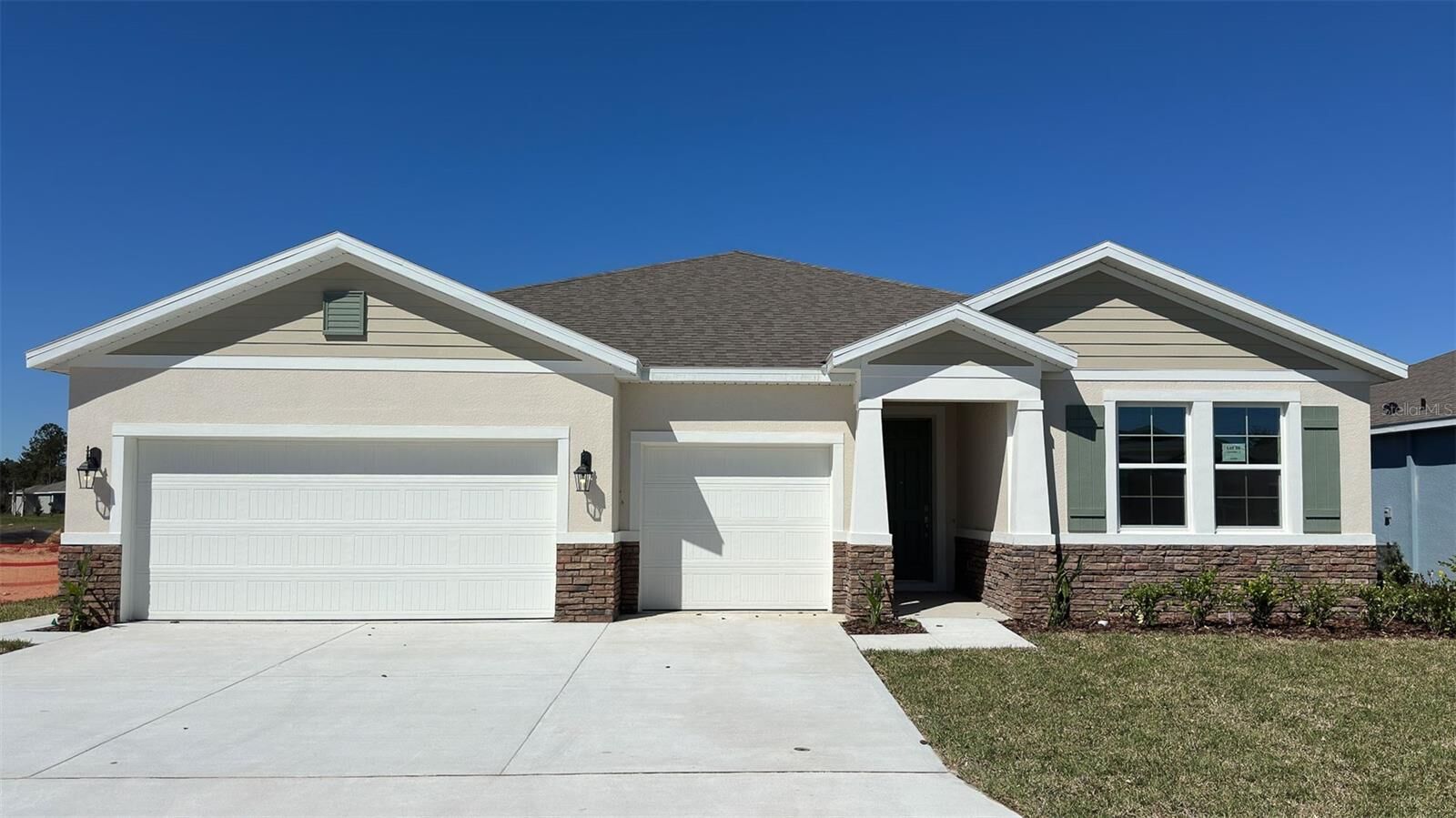 Property Photo: 2074 Ashwood Bluff Drive FL 34761