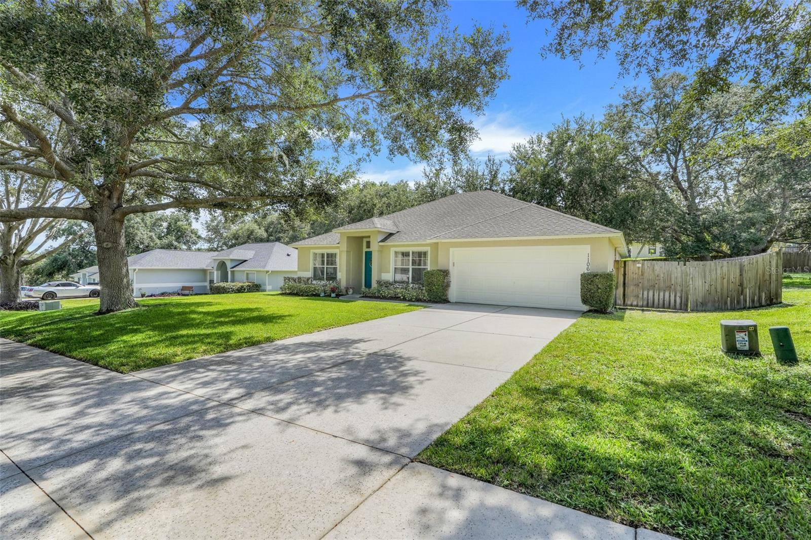 Property Photo: 1106 Heather Glen Drive FL 34715