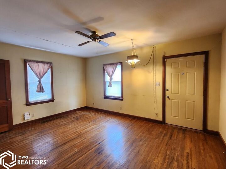 Property Photo:  538 12th Street  IA 50401 