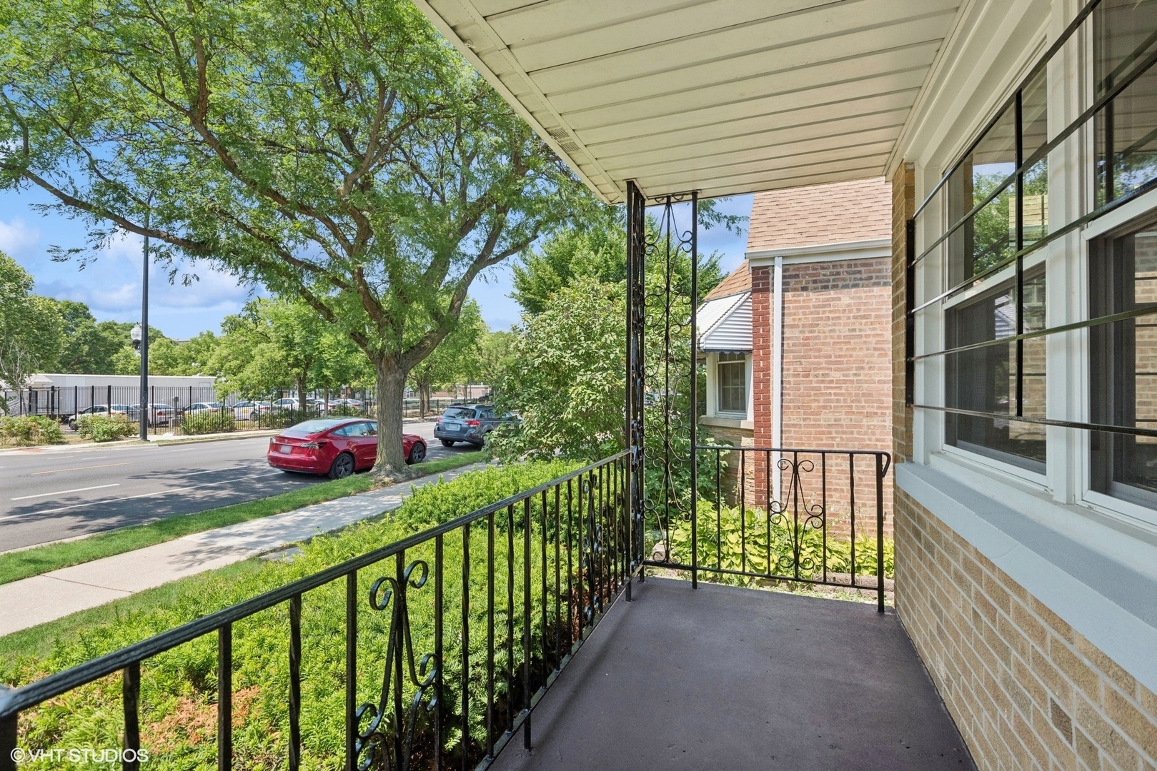 Property Photo: 5821 N California Avenue IL 60659