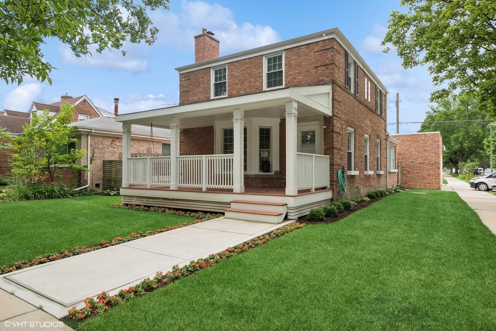 Property Photo:  5320 N Oriole Avenue  IL 60656 