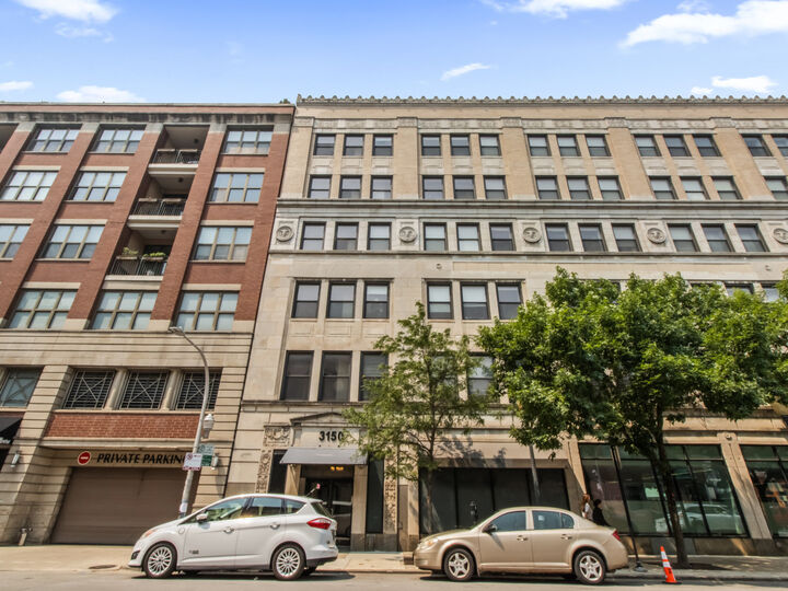 Property Photo: 3150 N Sheffield Avenue 203 IL 60657