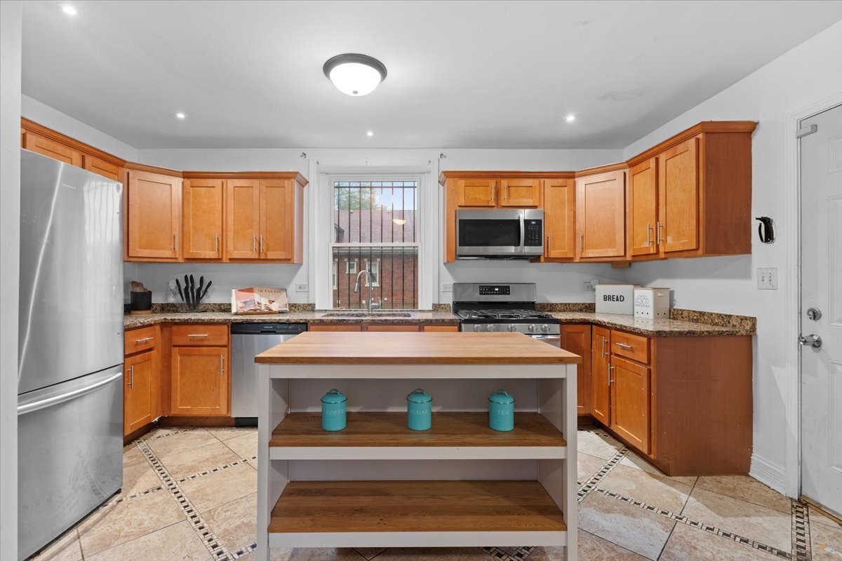 Property Photo: 7711 S Throop Street IL 60620