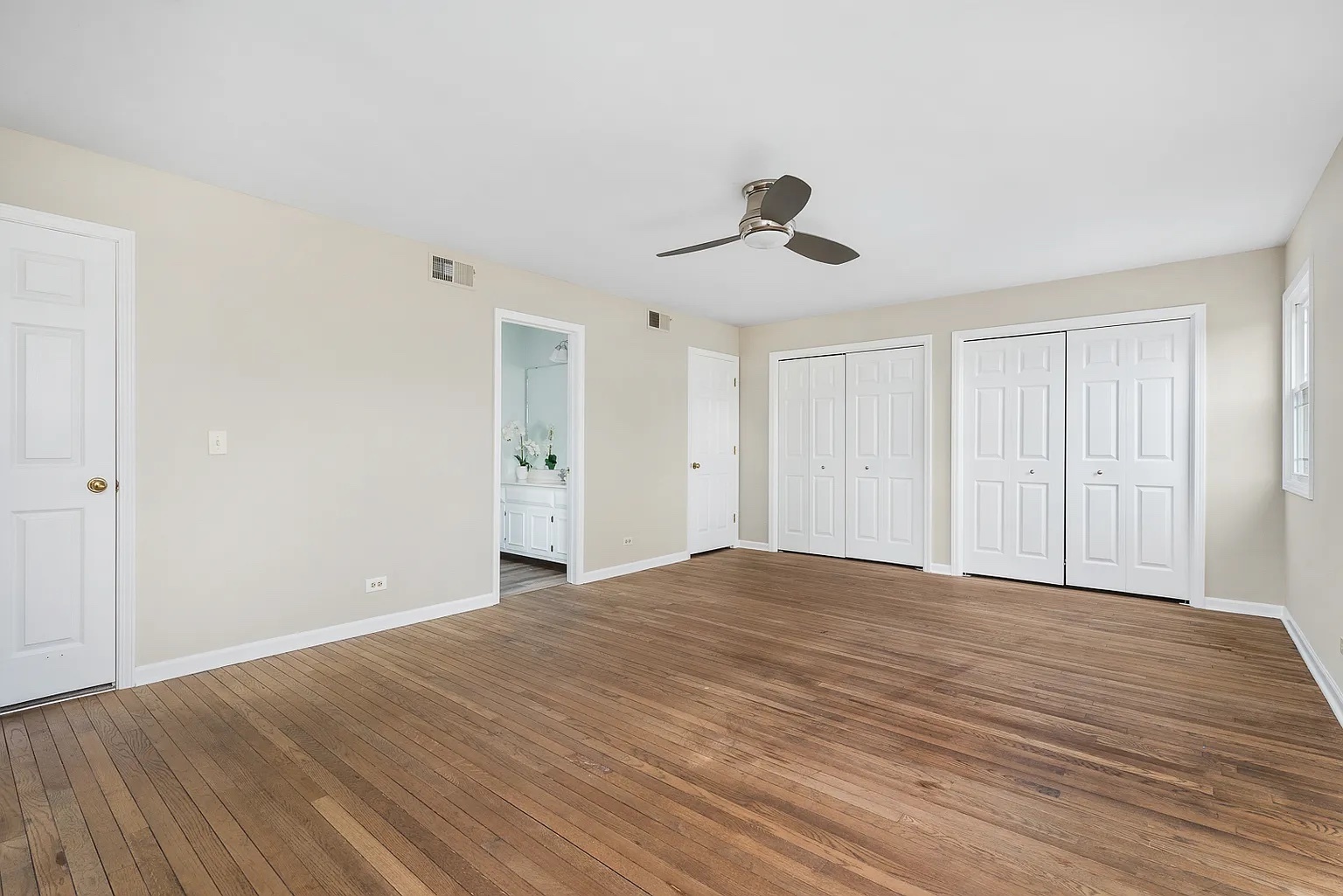 Property Photo:  1168 Banbury Circle  IL 60540 