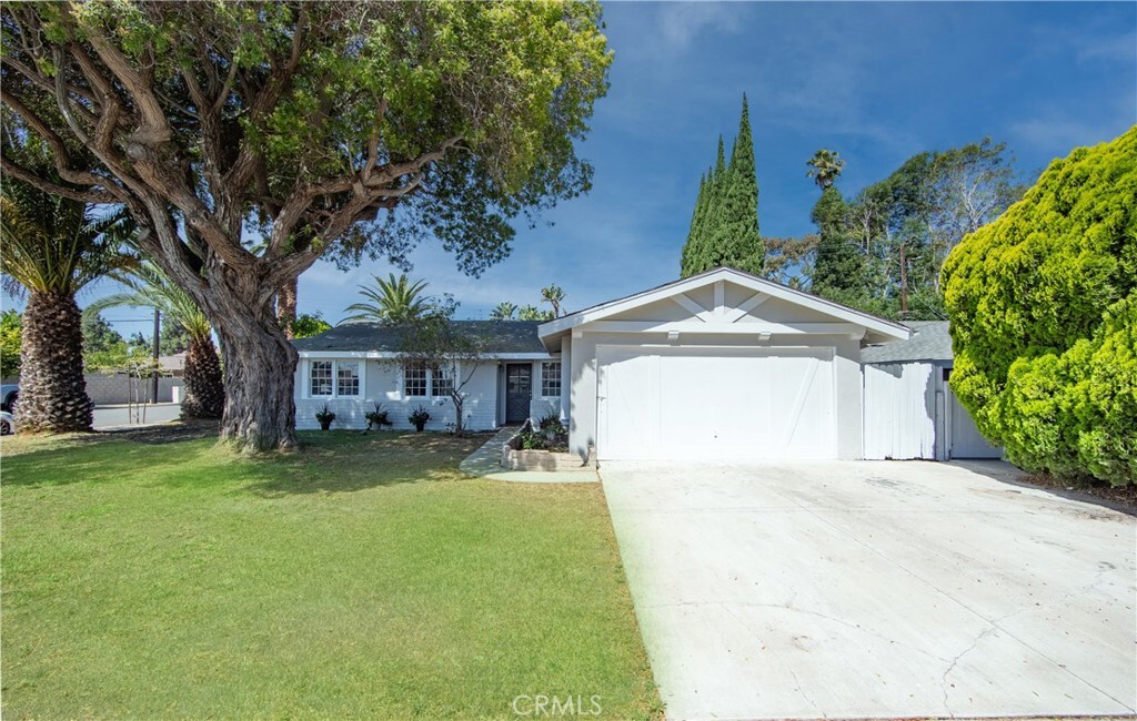 Property Photo: 16271 Fairway Lane CA 92649