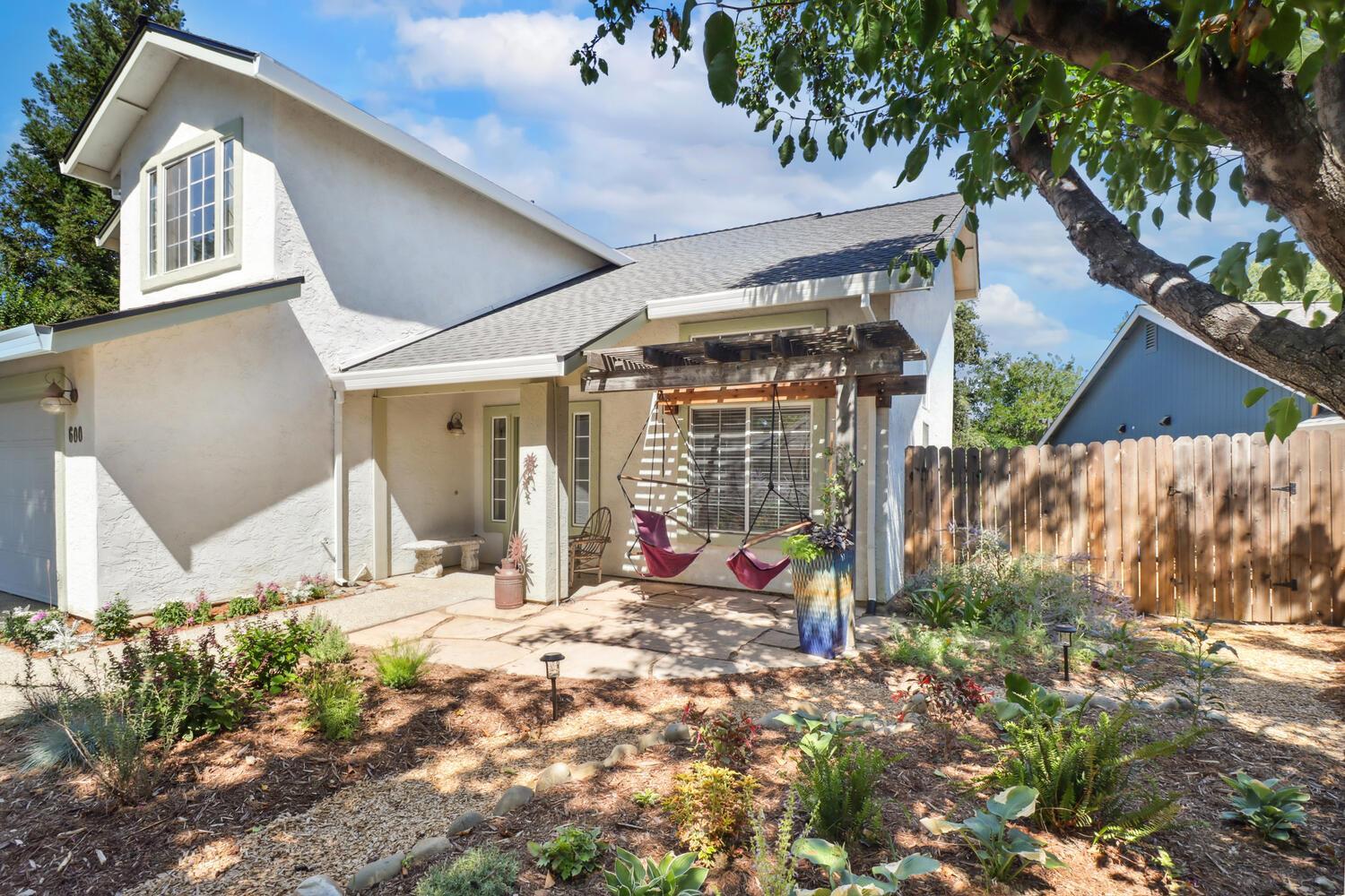 Property Photo: 600 Benbow Court CA 95618