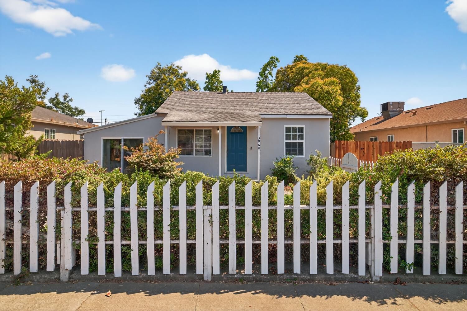Property Photo:  3960 17th Avenue  CA 95820 