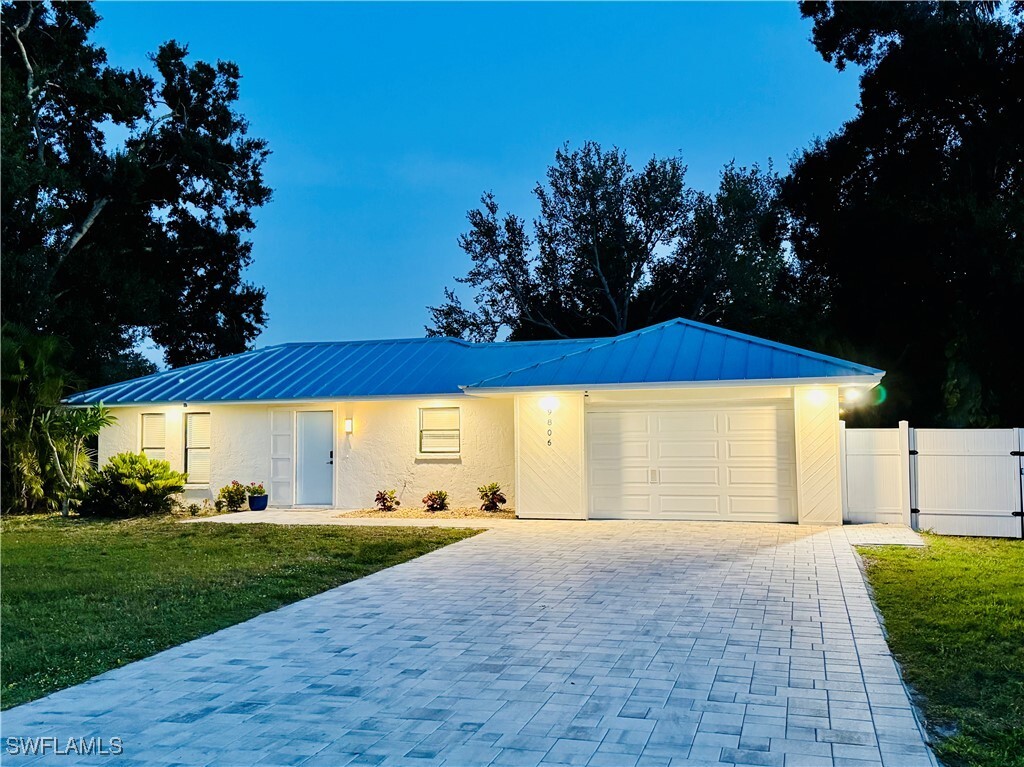 Property Photo: 9806 Delaware Street FL 34135