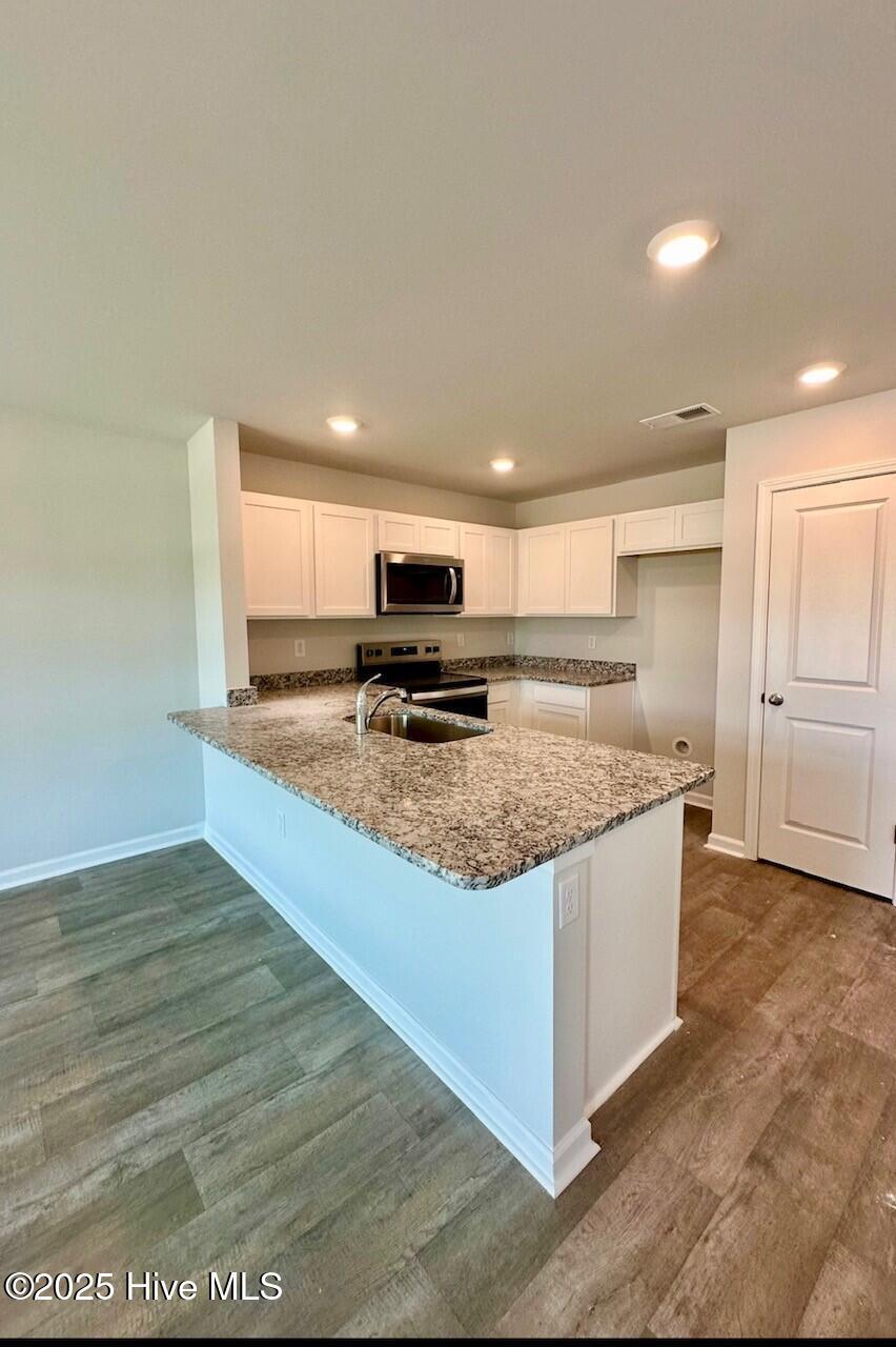 Property Photo: 6374 Cowslip Way Unit 181 NC 28451
