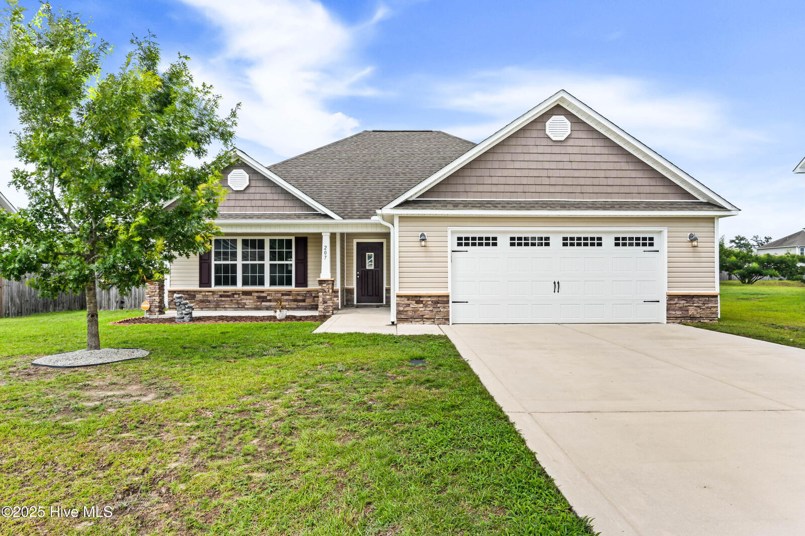 Property Photo:  207 Long Neck Drive  NC 28574 