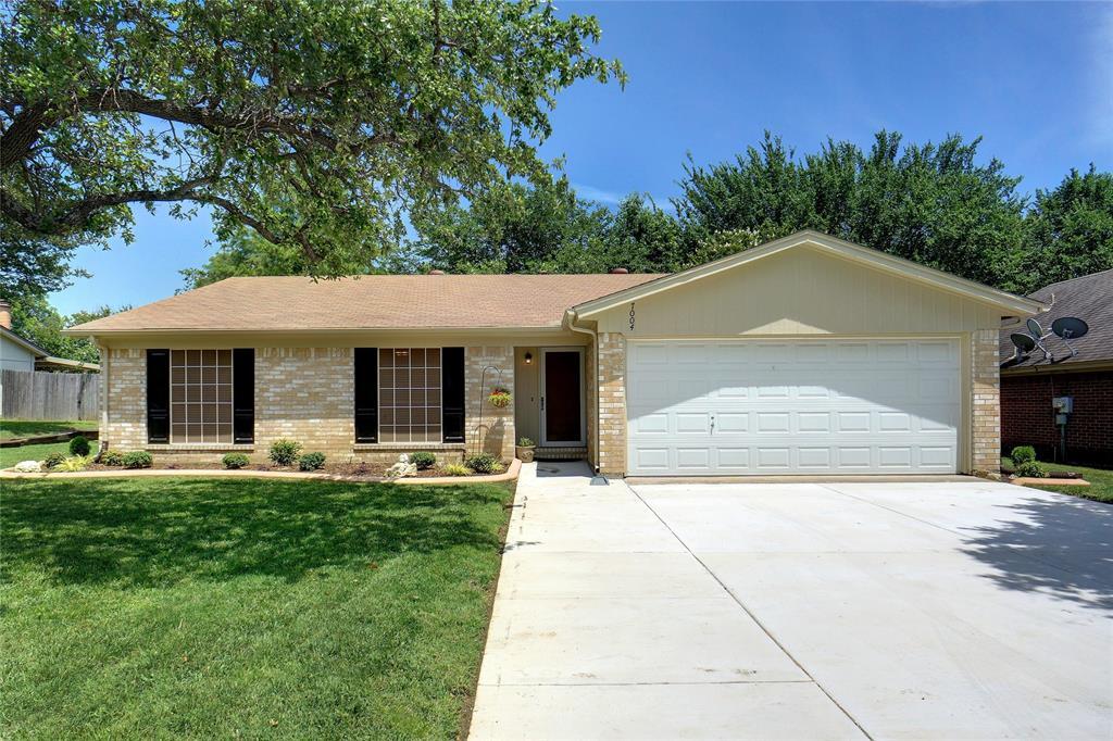 Property Photo: 7004 Green Ridge Trail TX 76182