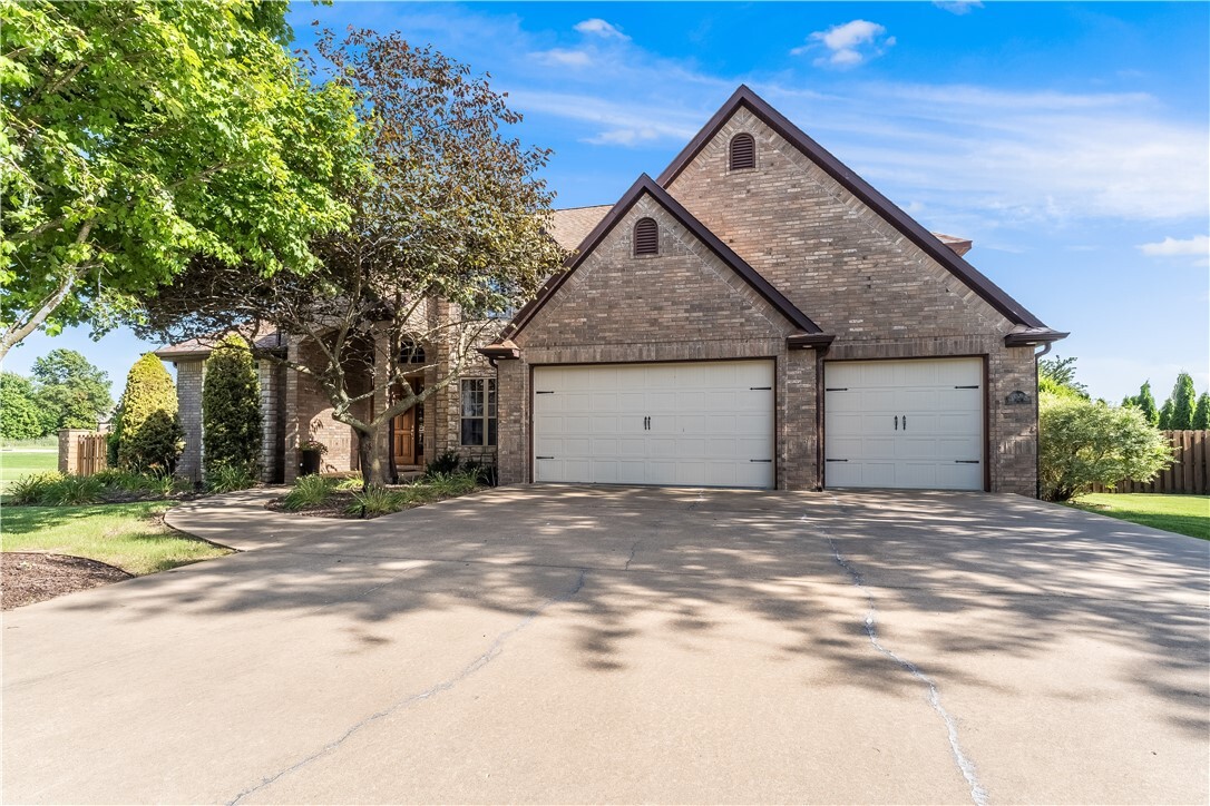Property Photo: 4606 Mossy Oak Trail AR 72758