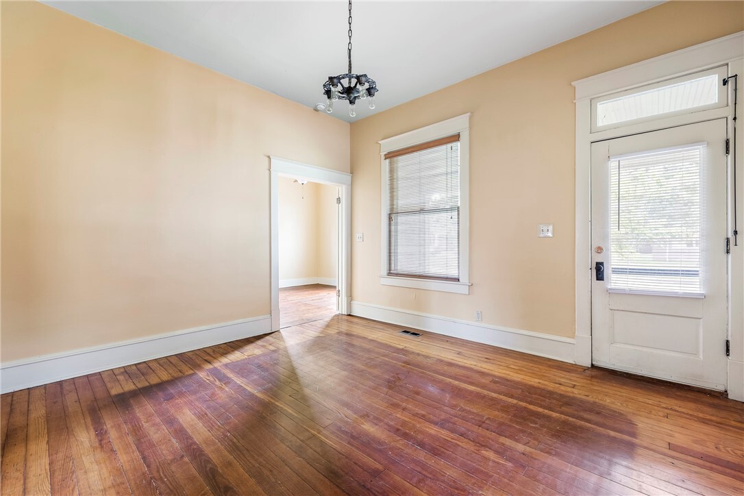 Property Photo: 608 N 3rd Street AR 72756