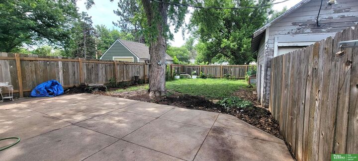 Property Photo: 908 E 5th Street NE 68467