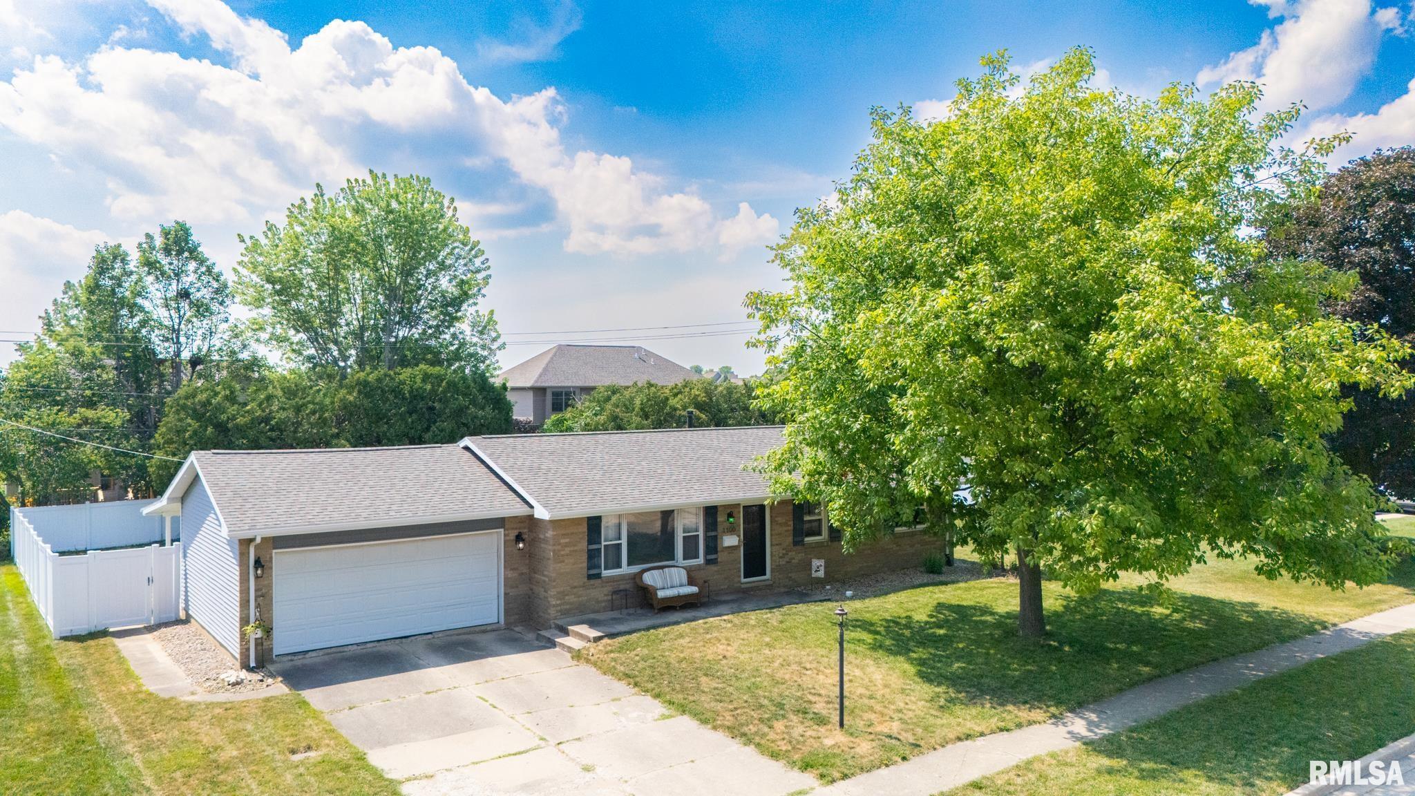 Property Photo: 1100 Hampton Road IL 61571