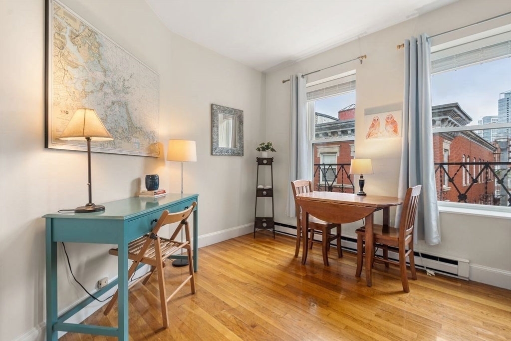 Property Photo:  121 Salem Street 4D  MA 02113 