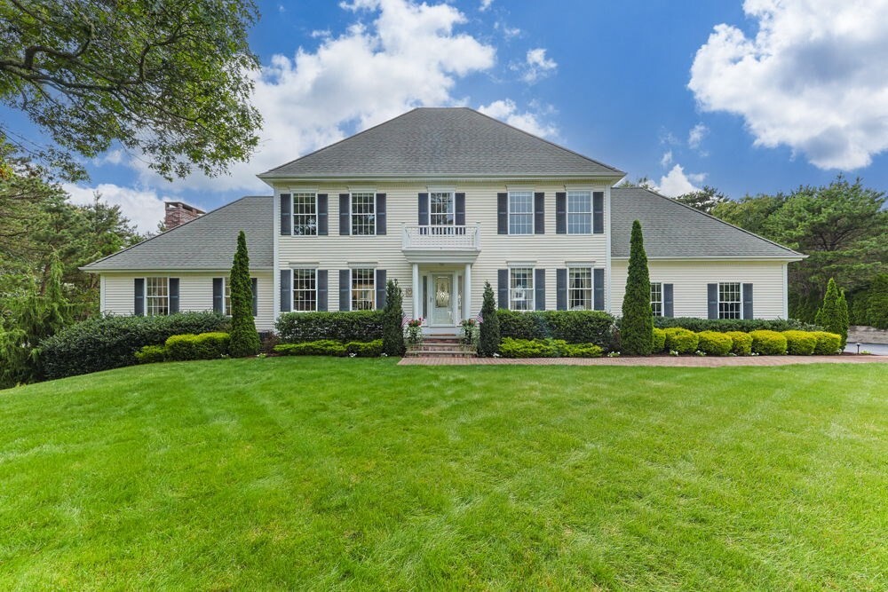 Property Photo: 29 Weatherdeck Dr MA 02532