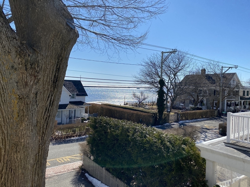Property Photo:  476 Commercial Street Unit 4  MA 02657 