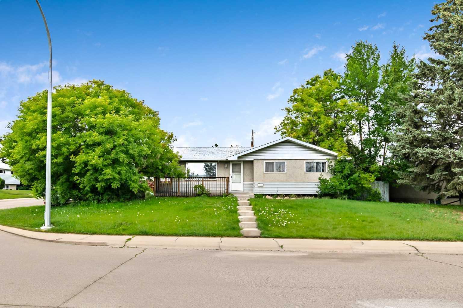 3403 73 Street NW  Calgary AB T3B 2L5 photo