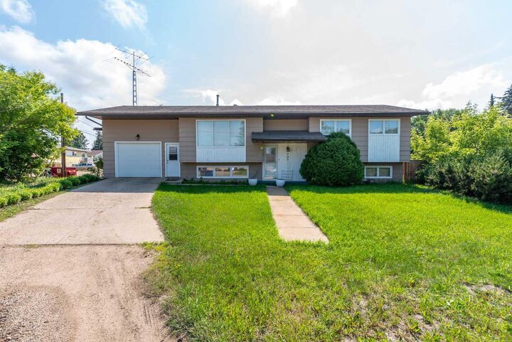 Property Photo: 405 Main Street SK S0M 1M0