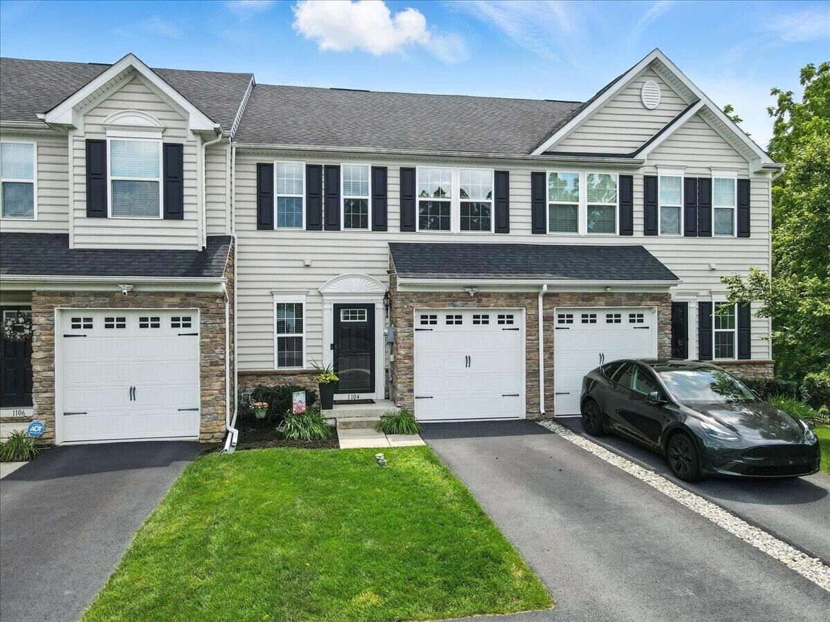Property Photo:  1104 Westminster Drive  PA 18031 