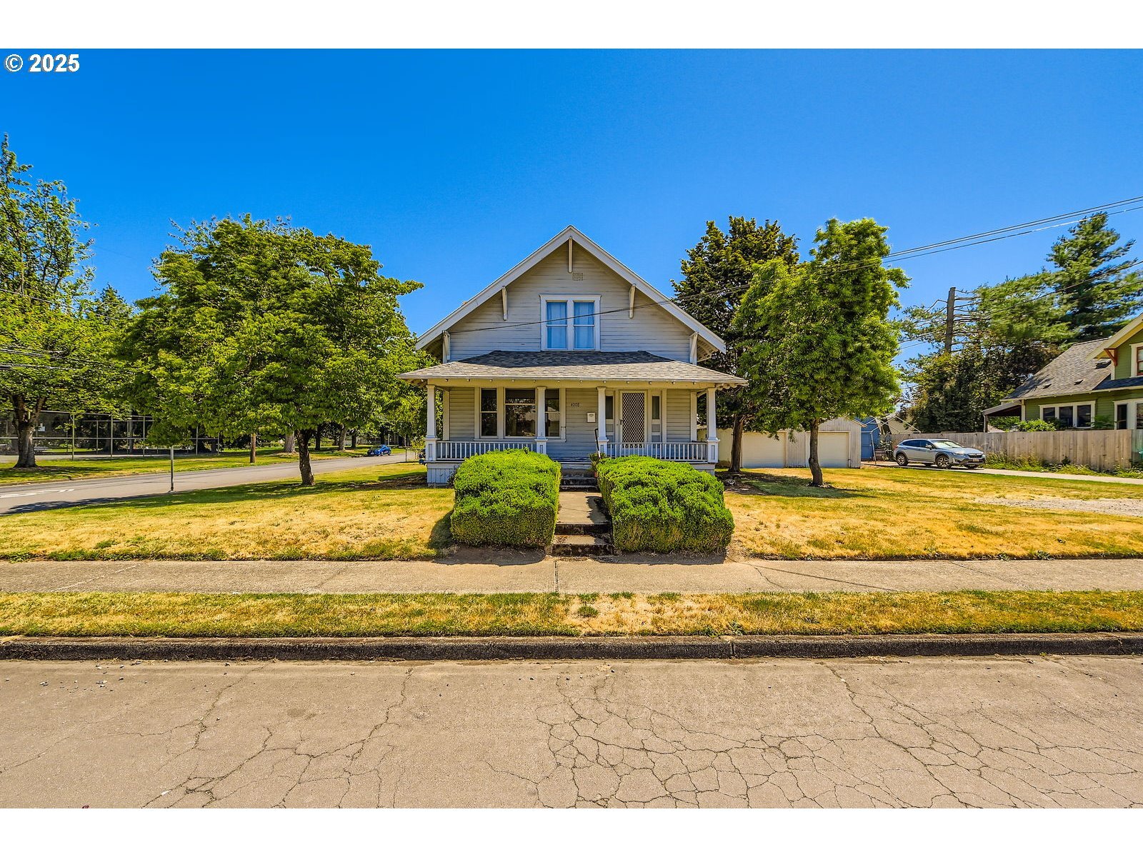 Property Photo: 4008 SE 76th Ave OR 97206