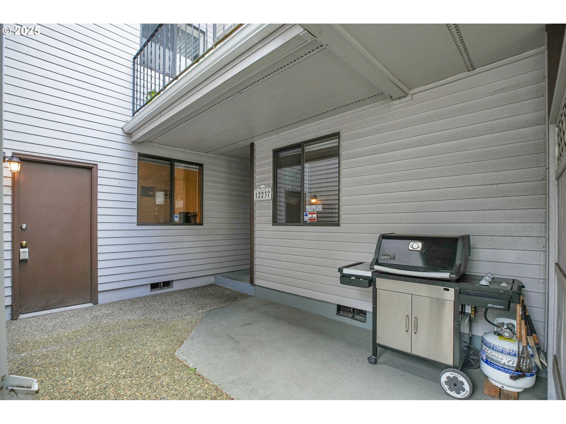 Property Photo: 12237 SE 104th Ct OR 97086