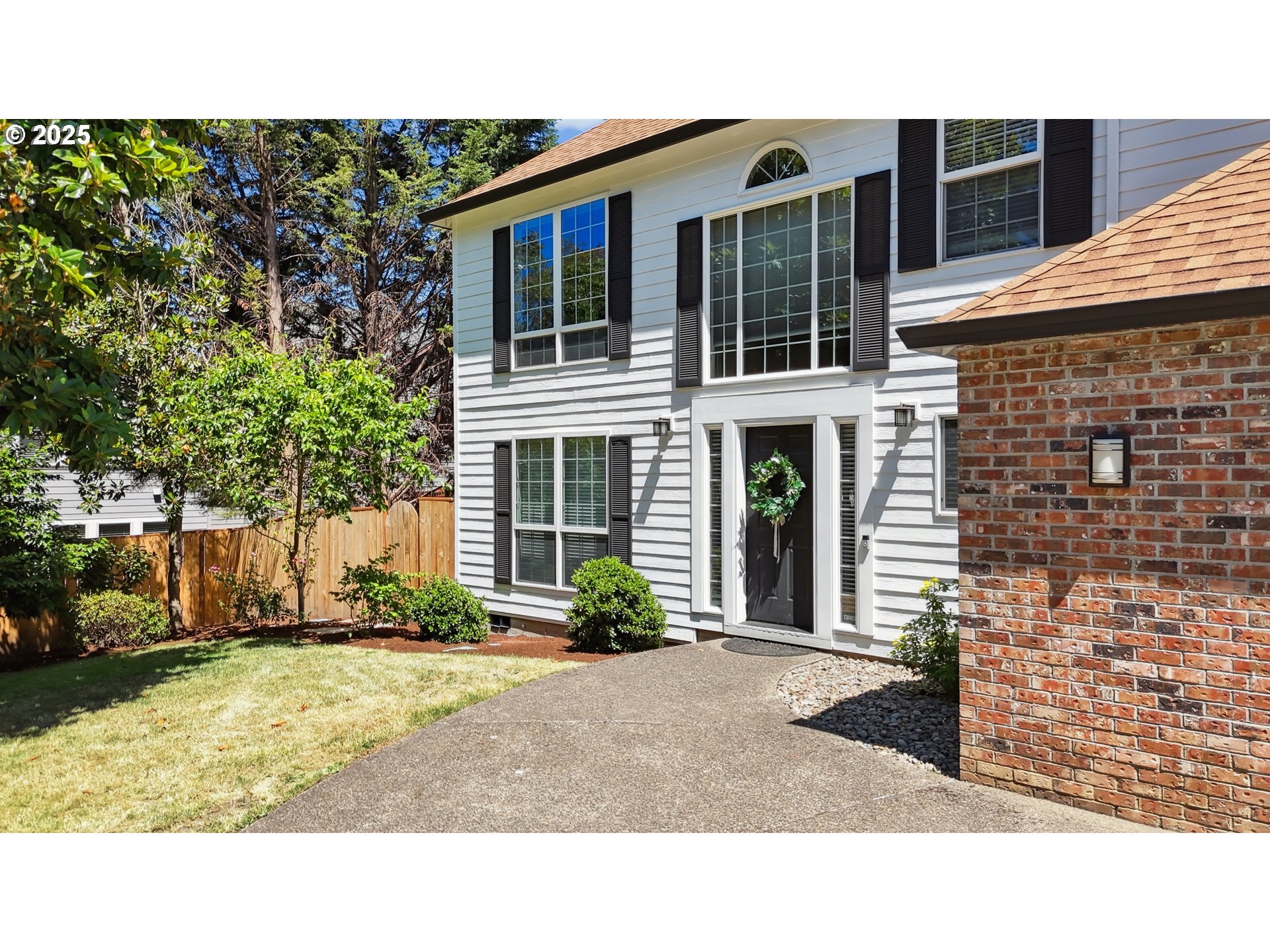 Property Photo:  5050 SW Laurelwood Ave  OR 97225 