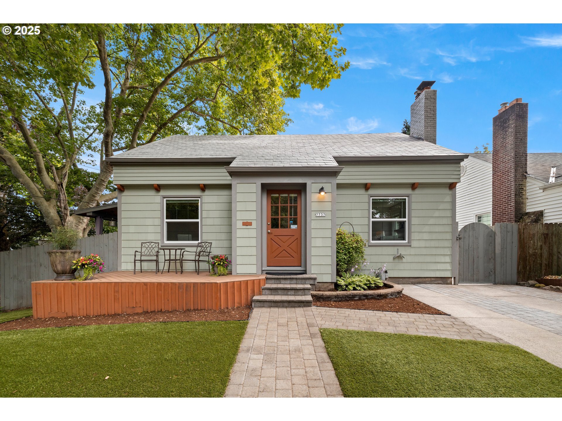 Property Photo: 7737 N Central St OR 97203