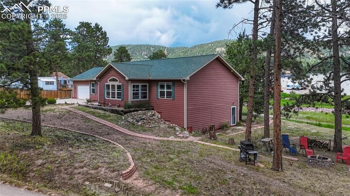 1075 S Woodland Avenue  Woodland Park CO 80863 photo