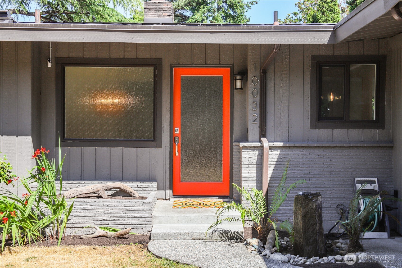 Property Photo: 10032 35th Avenue NE WA 98125