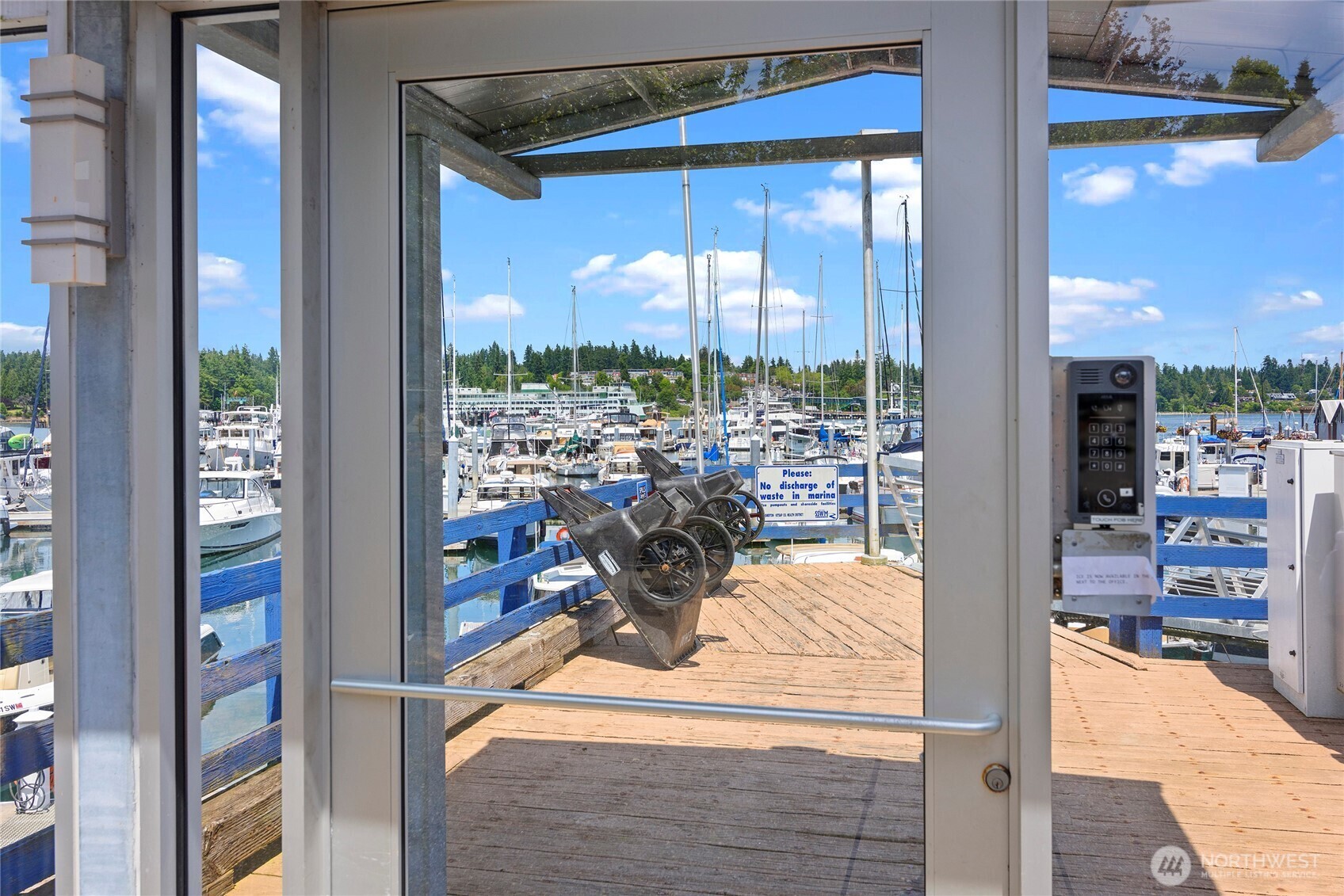 Property Photo: 5834 Ward Avenue NE B-25 WA 98110